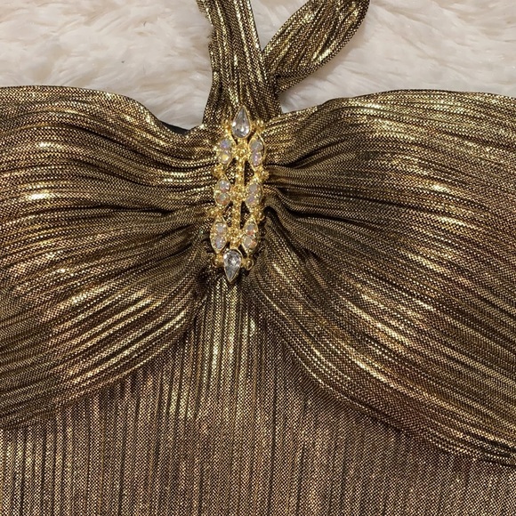 Stunning 🤩 Gold 💛 Dress - Picture 2 of 5